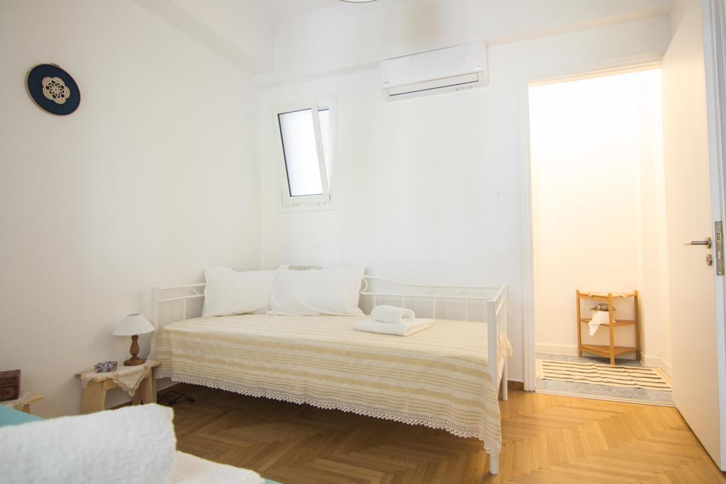 Athenian Blue - Family Apt 5' Minutes From Acropolis Museum Exterior photo
